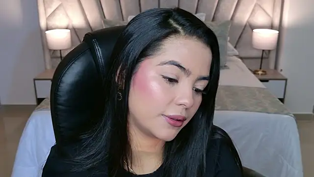 Layla Breezee online show from 07.10.26
