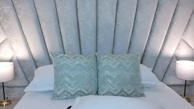 Layla Breezee online show from 07.25.26