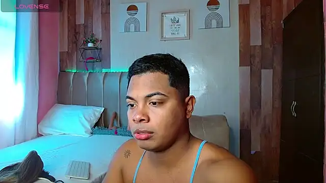 Snapshot of electrabrowns chatting on 02.21.26 electrabrowns online show from 02.21.26