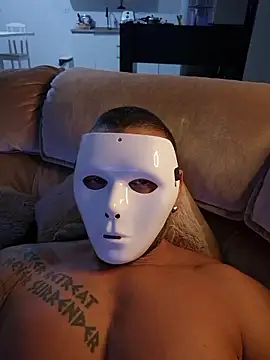 Snapshot of badbrown chatting on 11.12.25 badbrown online show from 11.12.25