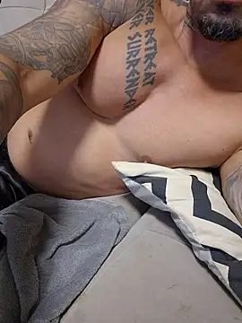 Snapshot of badbrown chatting on 02.27.26 badbrown online show from 02.27.26