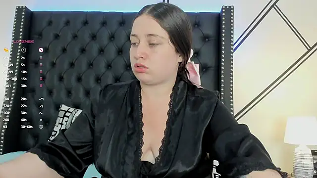 Snapshot of Luciana_brown_ chatting on 02.12.25 Luciana brown online show from 02.12.25