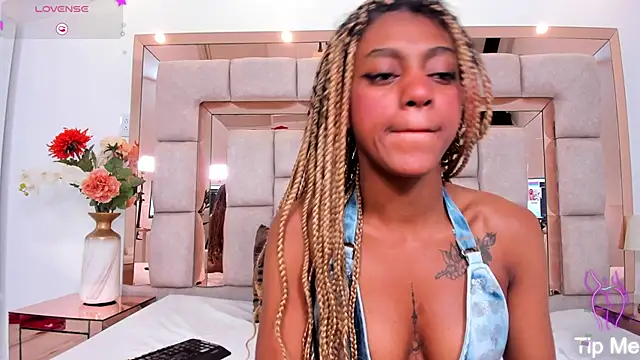 Snapshot of taliarussel chatting on 03.01.25 taliarussel online show from 03.01.25