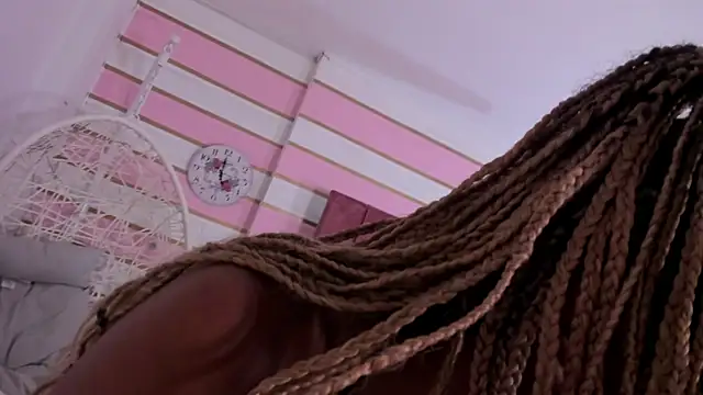 Snapshot of taliarussel chatting on 03.13.25 taliarussel online show from 03.13.25