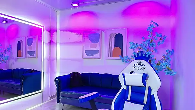 Snapshot of Charlotte_ethan chatting on 10.03.25 Charlotte ethan online show from 10.03.25