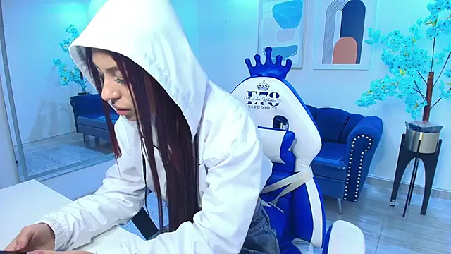 Snapshot of Charlotte_ethan chatting on 11.11.25 Charlotte ethan online show from 11.11.25