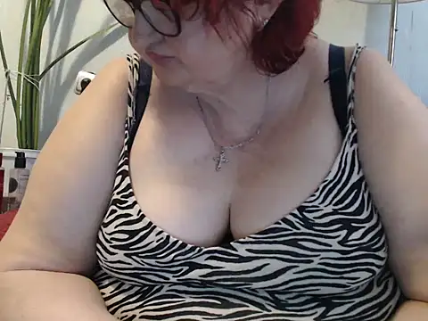 Snapshot of DeniseeRosea chatting on 05.14.26 DeniseeRosea online show from 05.14.26