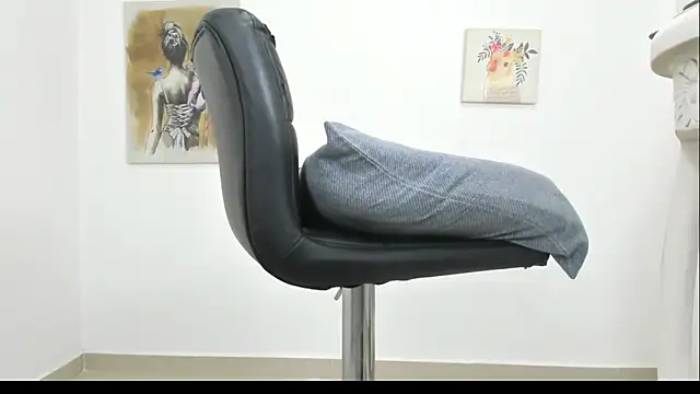 elizabethQuenx online show from 01.31.25