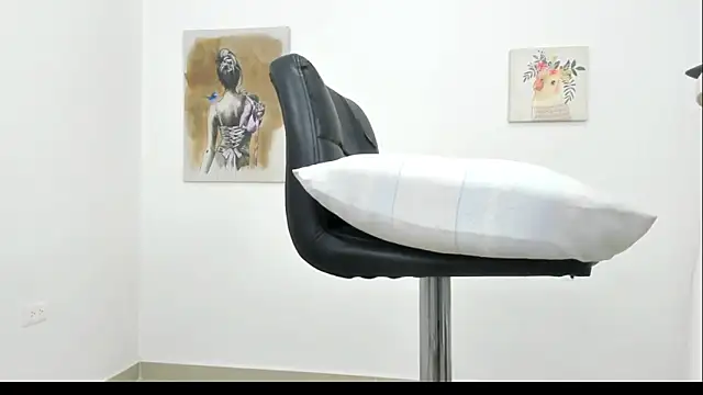 elizabethQuenx online show from 03.03.25