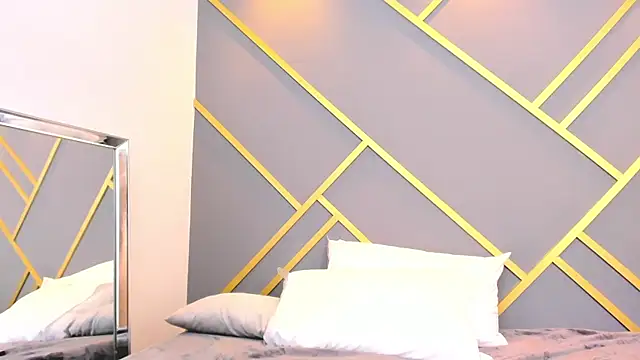 Alaia Colins online show from 03.03.25