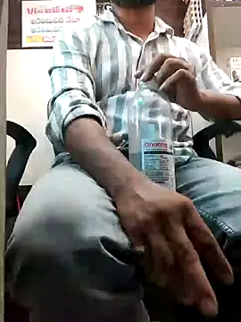 Snapshot of RaviRoy2326 chatting on 02.05.25 RaviRoy2326 online show from 02.05.25