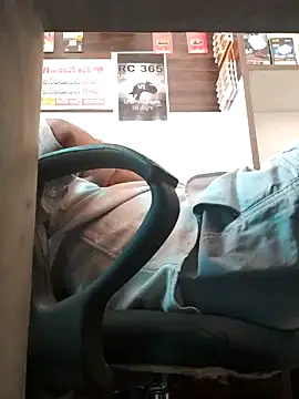 Snapshot of RaviRoy2326 chatting on 02.13.25 RaviRoy2326 online show from 02.13.25