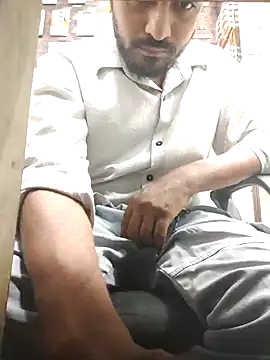 Snapshot of RaviRoy2326 chatting on 02.13.25 RaviRoy2326 online show from 02.13.25