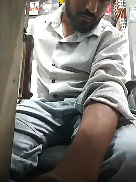 Snapshot of RaviRoy2326 chatting on 02.14.25 RaviRoy2326 online show from 02.14.25