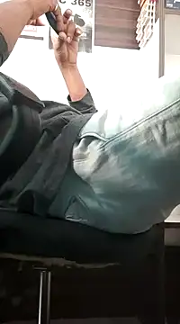 Snapshot of RaviRoy2326 chatting on 02.14.25 RaviRoy2326 online show from 02.14.25