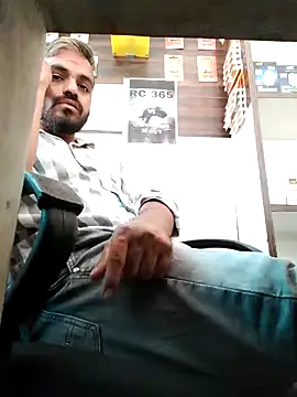 Snapshot of RaviRoy2326 chatting on 02.16.25 RaviRoy2326 online show from 02.16.25