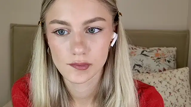 Snapshot of GabriellaOlsen chatting on 09.25.25 GabriellaOlsen online show from 09.25.25