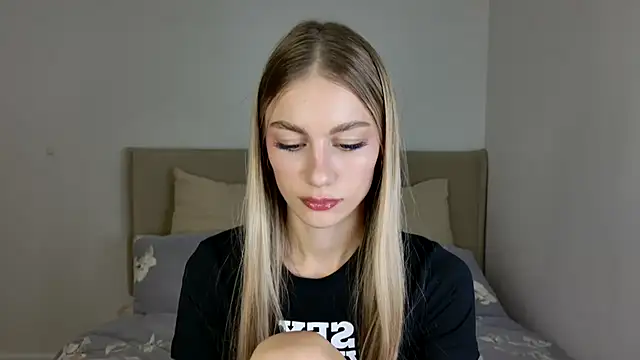 Snapshot of GabriellaOlsen chatting on 10.29.25 GabriellaOlsen online show from 10.29.25