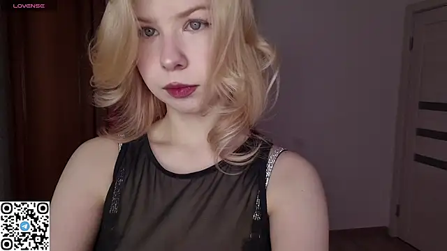 LynetHakes online show from 04.25.26