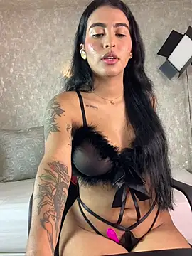 Snapshot of genesissara chatting on 01.12.26 genesissara online show from 01.12.26