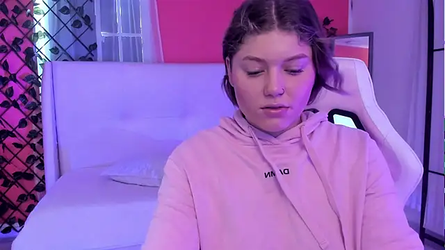 Snapshot of alaia_greyy chatting on 03.27.26 alaia greyy online show from 03.27.26