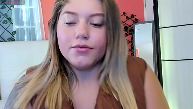 Snapshot of alaia_greyy chatting on 04.28.26 alaia greyy online show from 04.28.26
