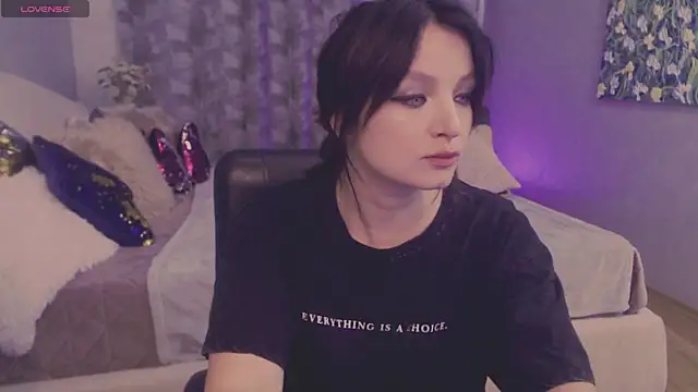 Snapshot of BritneyBarker chatting on 07.25.26 BritneyBarker online show from 07.25.26