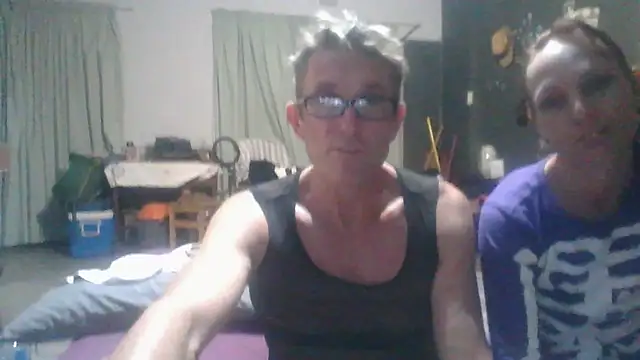 Snapshot of xylegs chatting on 02.15.25 xylegs online show from 02.15.25