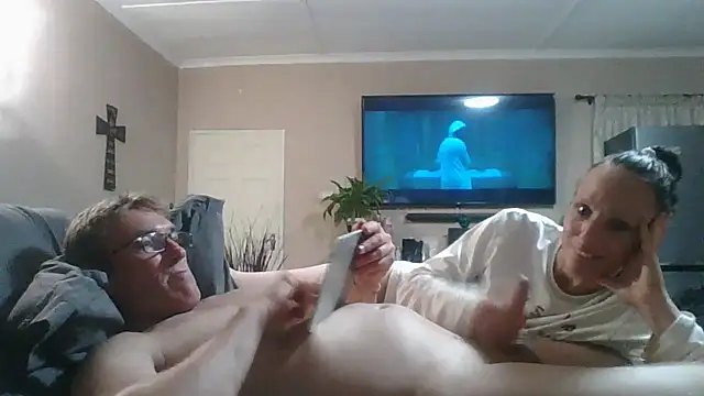 Snapshot of xylegs chatting on 09.24.25 xylegs online show from 09.24.25