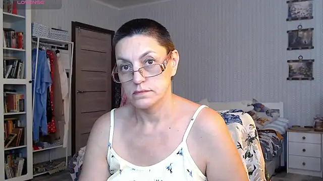 Snapshot of Soffya_Soy chatting on 06.08.26 Soffya Soy online show from 06.08.26