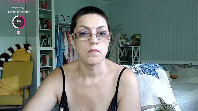 Snapshot of Soffya_Soy chatting on 06.14.26 Soffya Soy online show from 06.14.26