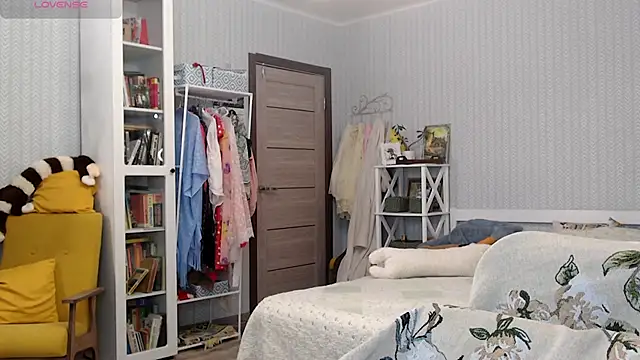 Snapshot of Soffya_Soy chatting on 06.14.26 Soffya Soy online show from 06.14.26