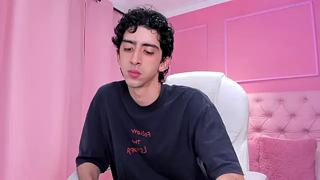 Snapshot of Alezzandro_ chatting on 02.03.25 Alezzandro online show from 02.03.25