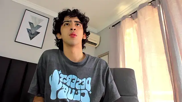 Snapshot of Alezzandro_ chatting on 02.28.25 Alezzandro online show from 02.28.25