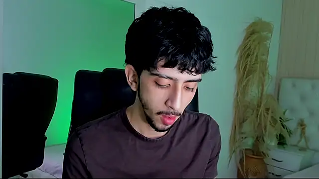 Snapshot of Alezzandro_ chatting on 09.12.25 Alezzandro online show from 09.12.25