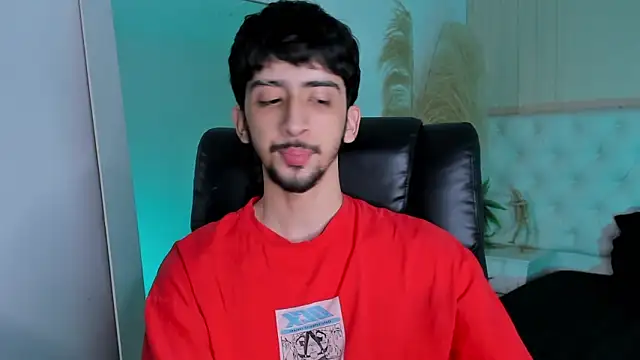 Snapshot of Alezzandro_ chatting on 09.17.25 Alezzandro online show from 09.17.25