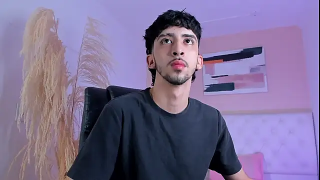 Snapshot of Alezzandro_ chatting on 09.21.25 Alezzandro online show from 09.21.25