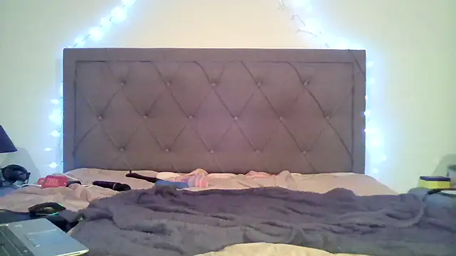 bunnyfox420 online show from 01.24.25