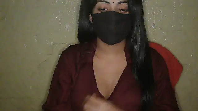 Snapshot of Reddy_Trisha chatting on 11.18.25 Reddy Trisha online show from 11.18.25