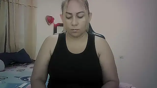 Snapshot of mariana0x chatting on 07.16.26 mariana0x online show from 07.16.26