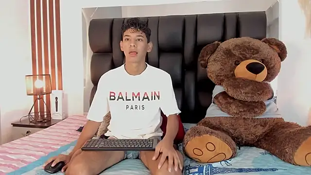 Amberr1 online show from 01.24.25