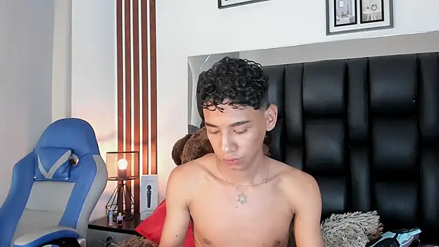 Amberr1 online show from 01.30.25