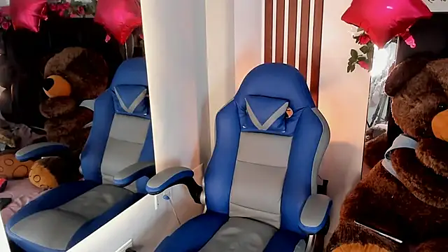 Amberr1 online show from 02.13.25