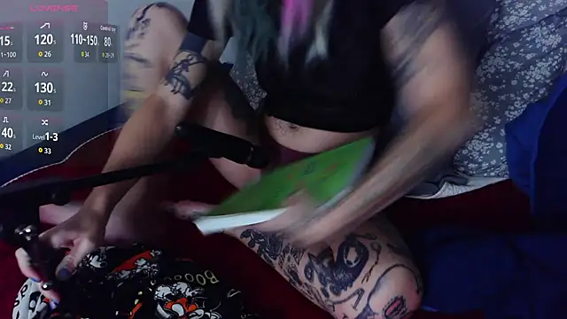 Snapshot of tvstatic chatting on 11.08.25 tvstatic online show from 11.08.25