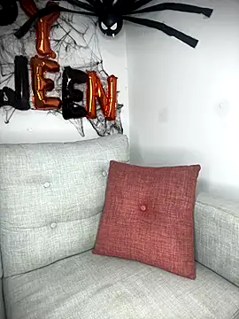 Snapshot of MeganCrow chatting on 10.27.25 MeganCrow online show from 10.27.25