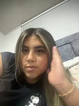 Snapshot of MeganCrow chatting on 11.18.25 MeganCrow online show from 11.18.25