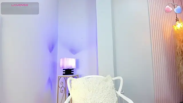 Snapshot of alana_rossetti chatting on 06.16.26 alana rossetti online show from 06.16.26