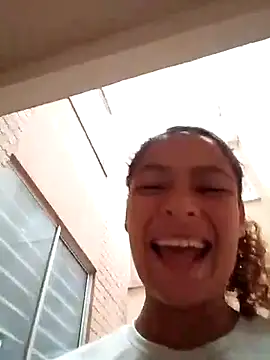 Zoedaniels online show from 02.22.25