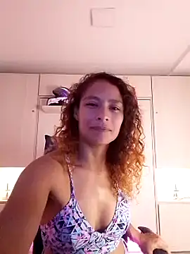 Zoedaniels online show from 03.04.25