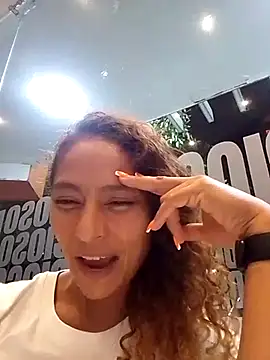 Zoedaniels online show from 03.15.25